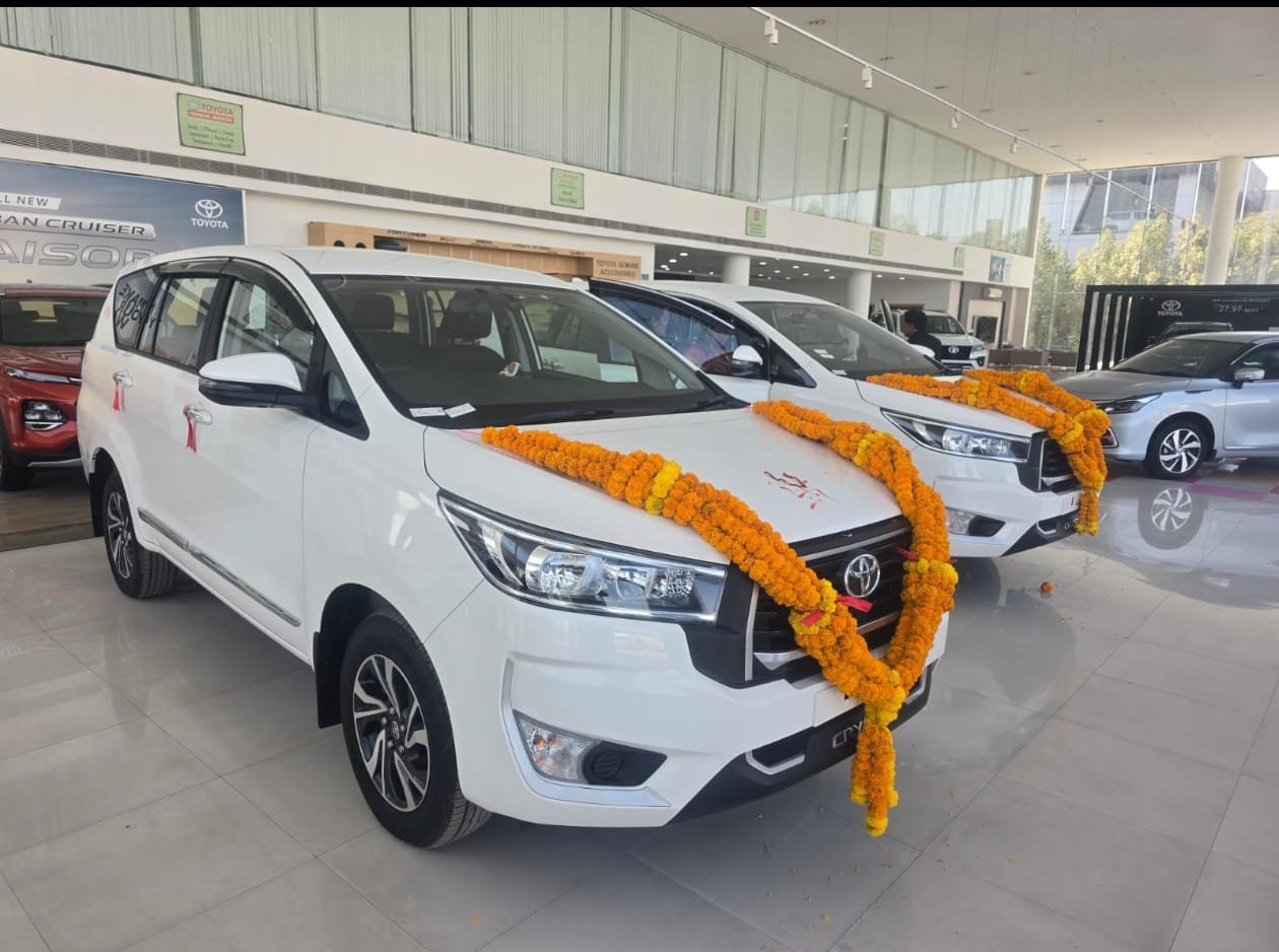 Marigold work on an Innova
