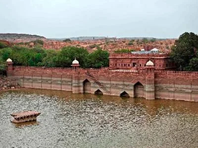 Toorji ka Jhalra stepwell